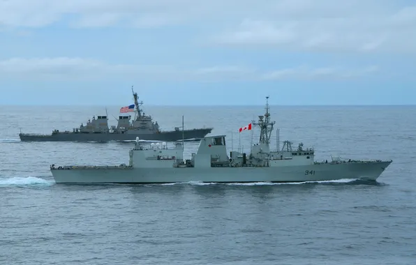 Учения, эсминец USS J.S. McCain, фрегат HMCS Ottawa