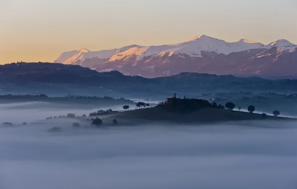 Картинка деревья, горы, туман, холмы, дома, утро, Italia, Regnano