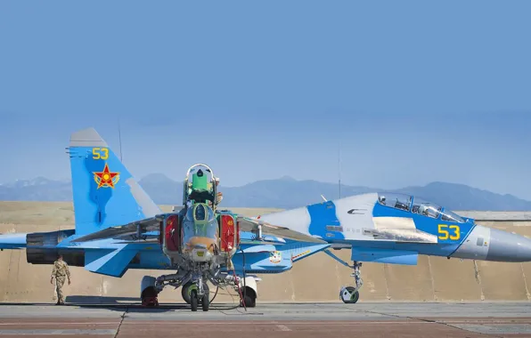Картинка истребители, стоянка, аэродром, рулёжка, су-27уб, миг-27, ввс казахстана