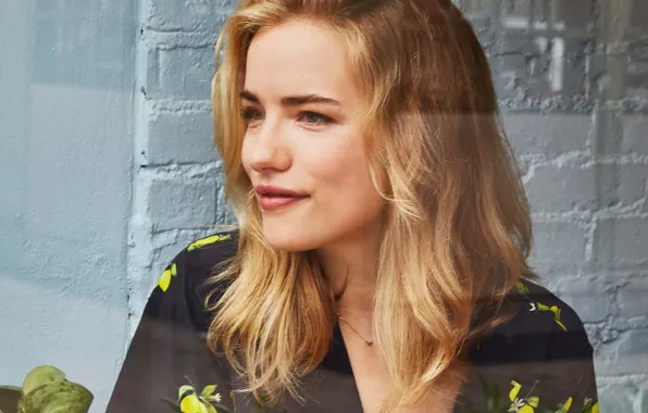 Поза, портрет, макияж, актриса, за стеклом, фон стена, Уилла Фицджералд, Willa Fitzgerald