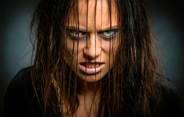 Картинка девушка, злость, портрет, зубы, оскал