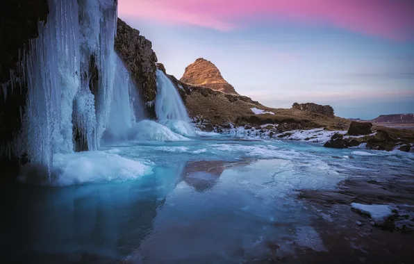 Горы, водопад, лёд
