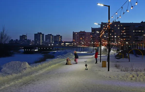 Картинка небо, снег, люди, здания, дома, весна, вечер, Россия