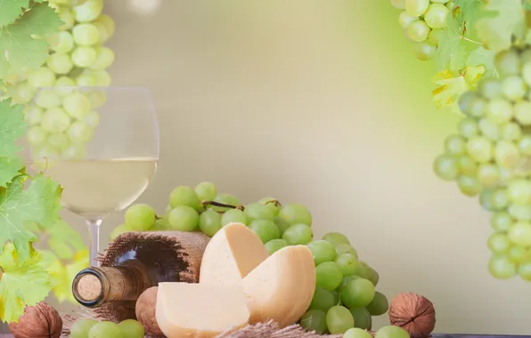 Картинка листья, вино, белое, бокал, бутылка, сыр, виноград, грецкие орехи