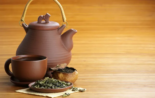 Стол, чайник, кружка, напиток, блюдце, зелёный чай