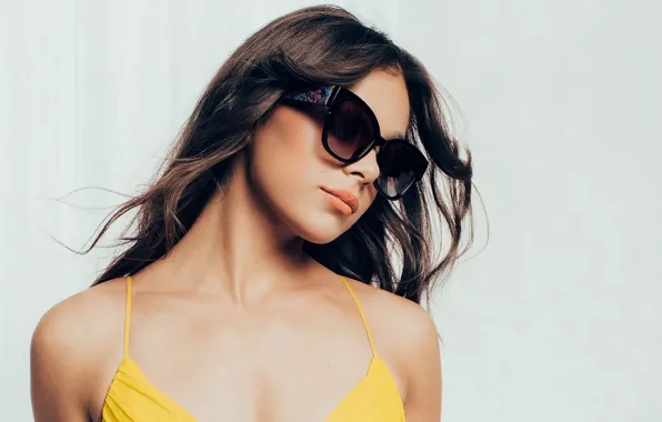 Девушка, лицо, брюнетка, очки, губы, плечи, Hailee Steinfeld