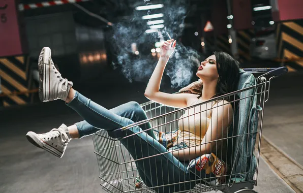 Картинка девушка, поза, настроение, ноги, кеды, ситуация, джинсы, сигарета