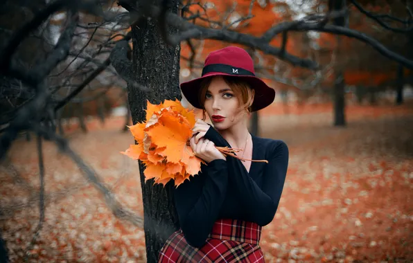Картинка осень, листья, девушка, деревья, юбка, букет, шляпа, макияж