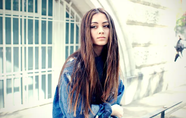 Картинка long hair, women, singer, brunette, urban, outdoors, women outdoors, denim jacket