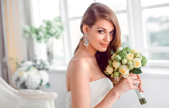 Взгляд, девушка, украшения, цветы, улыбка, комната, букет, макияж