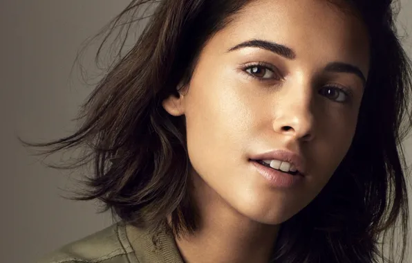 Взгляд, девушка, Naomi Scott
