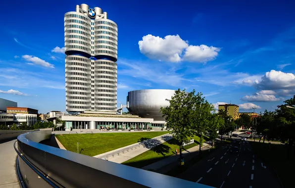 Картинка небо, улица, дома, Германия, Мюнхен, башня BMW