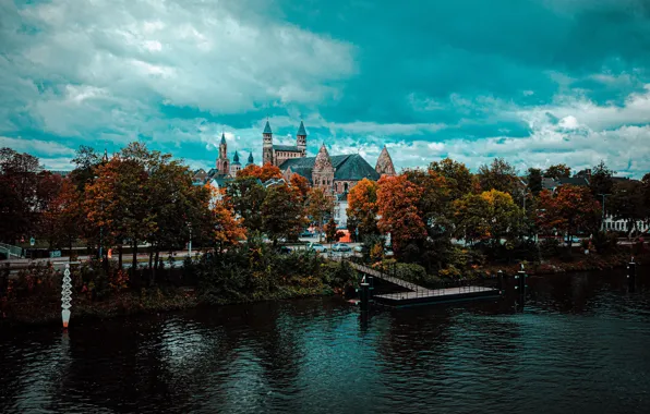 Дорога, осень, небо, облака, деревья, город, река, замок