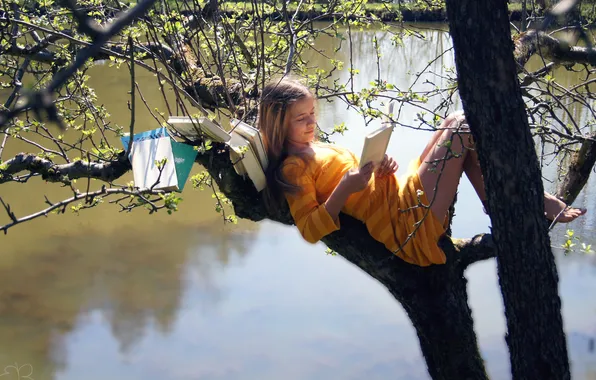 Картинка вода, девушка, дерево, книги, girl, water, читает