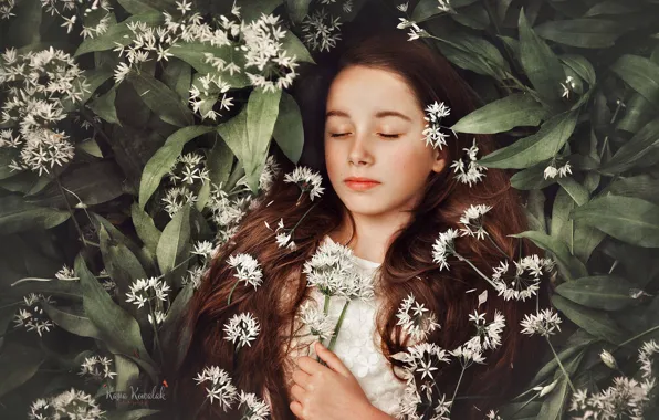 Картинка цветы, сон, девочка, длинные волосы, закрытые глаза, спящая девочка, Kasia Kowalak