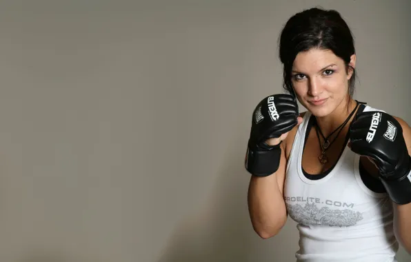 Актриса, чемпионка UFC, Джина Карано