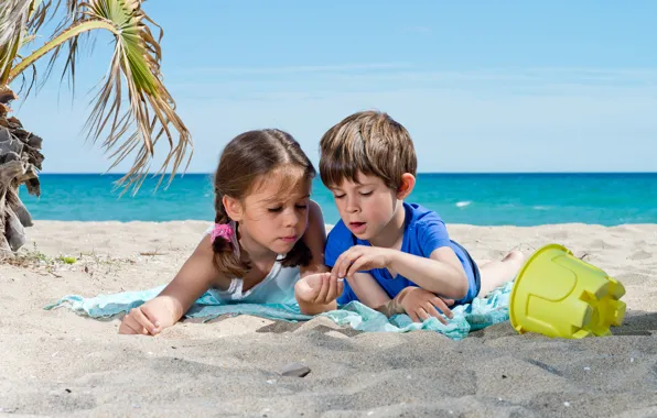 дети beach Обои море, пляж, лето, дети, берег, девочка на телефон и рабочий стол,  раздел настроения, разрешение 2800x1869 - скачать