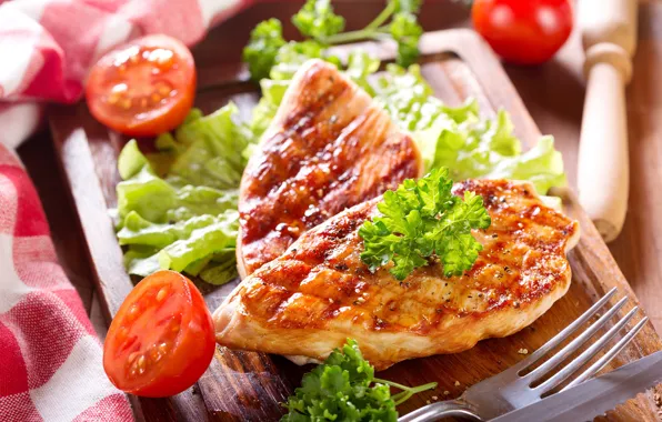 Картинка доски, мясо, помидоры, салат