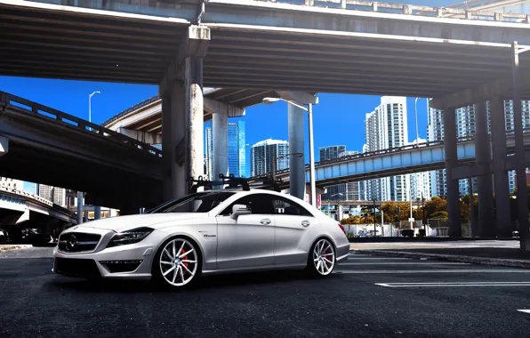 Картинка Mercedes-Benz, white, мерседес, AMG, tuning, CLS63, vossen wheels