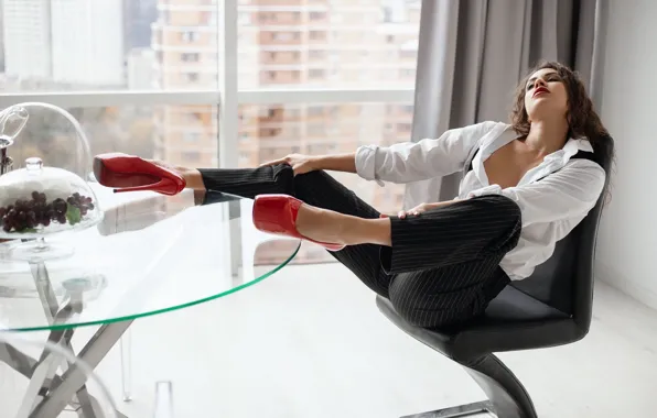 Картинка model, chair, window, grapes, brunette, office, high heels, sitting