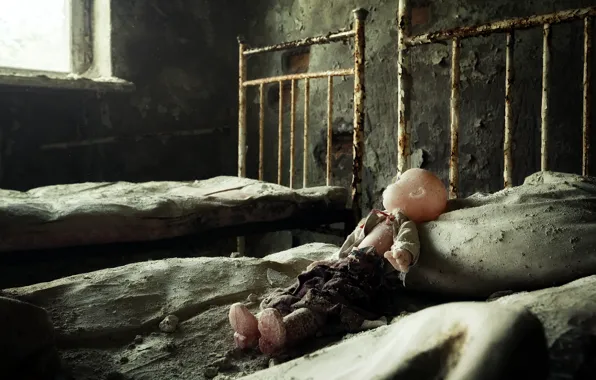 Кровать, кукла, abandoned hospital