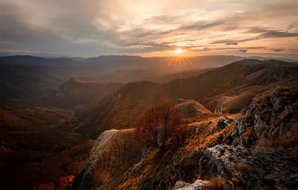Осень, солнце, закат, горы