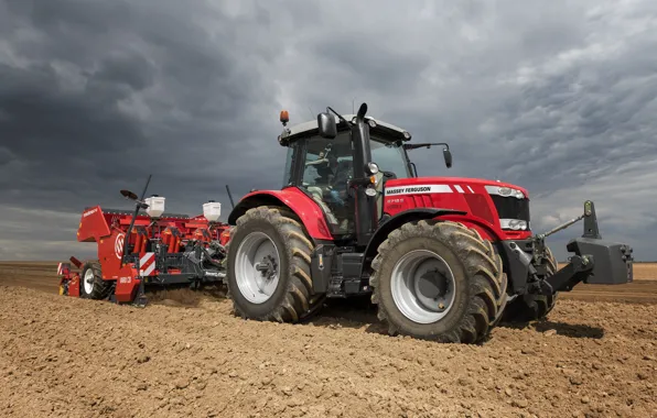 Поле, трактор, Massey Ferguson
