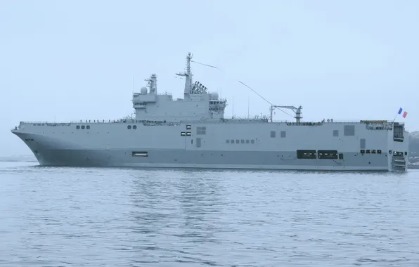 Франция, Mistral, универсальный десантный корабль