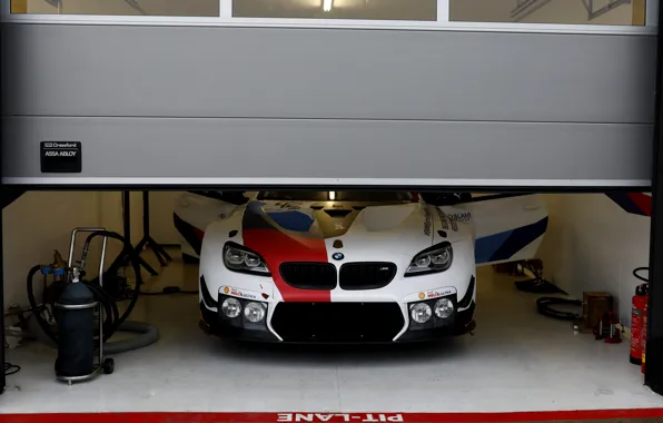 Картинка купе, гараж, BMW, 2019, M6 GT3