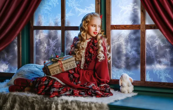 Картинка подарок, игрушка, кролик, платье, окно, мороз, девочка, подушка