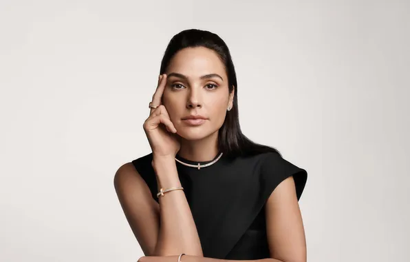 Gadot, gal, personified