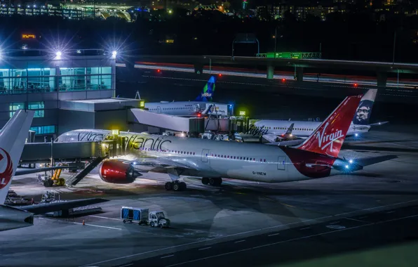Картинка ночь, огни, аэропорт, самолёт, Airbus