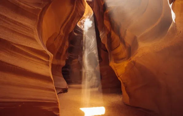 Light, red, rocks