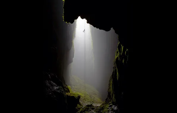 Картинка поверхность, скала, темнота, высота, мох, глубина, пещера, размер
