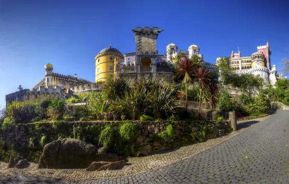 Картинка дорога, деревья, камни, Португалия, кусты, дворец, возвышенность, Sintra