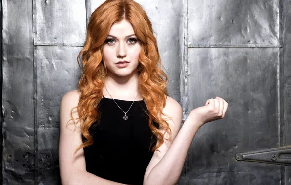 Взгляд, поза, рыжая, сериал, hair, TV series, Katherine McNamara, Shadowhunters
