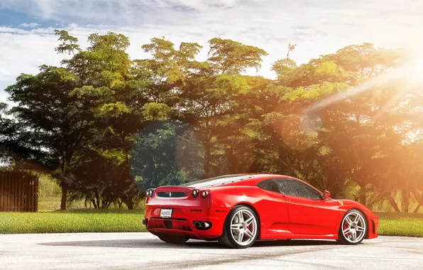 Свет, деревья, Ferrari F430, supercar, феррари, блик, красная