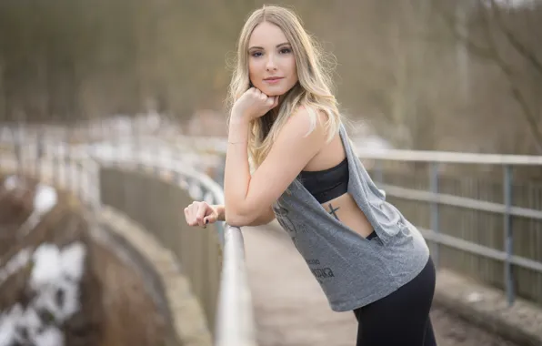 Картинка взгляд, волосы, красотка, Christina