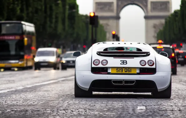 Картинка белый, машины, город, Bugatti, арка, Veyron, white, бугатти