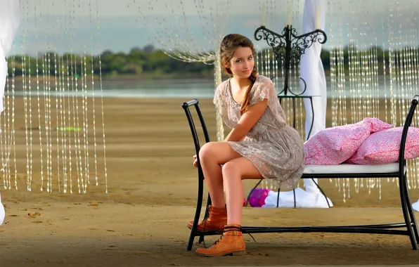 Картинка улыбка, подушки, ботинки, ножки