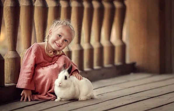 Улыбка, животное, доски, кролик, платье, девочка, малышка, ребёнок