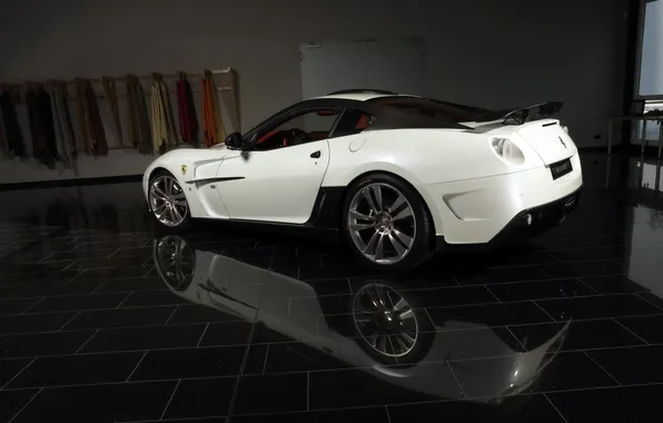 Белая, Ferrari, 599 GTB