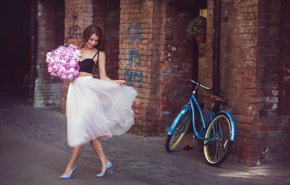 Девушка, цветы, велосипед, поза, настроение, юбка, букет, топик