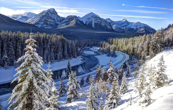 Картинка зима, лес, солнце, снег, деревья, горы, река, Канада
