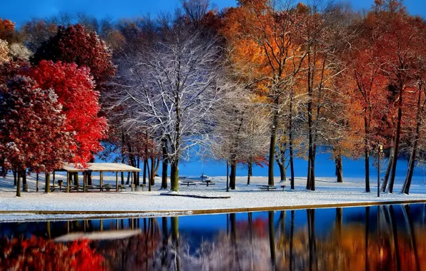 Картинка снег, беседка, водная гладь, поздняя осень, Парковая зона