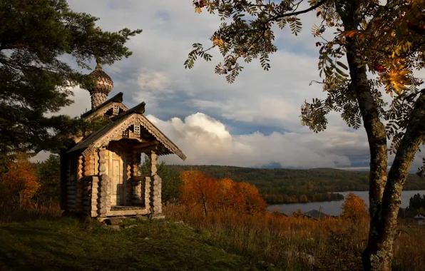 Картинка осень, облака, деревья, пейзаж, природа, озеро, часовня, леса