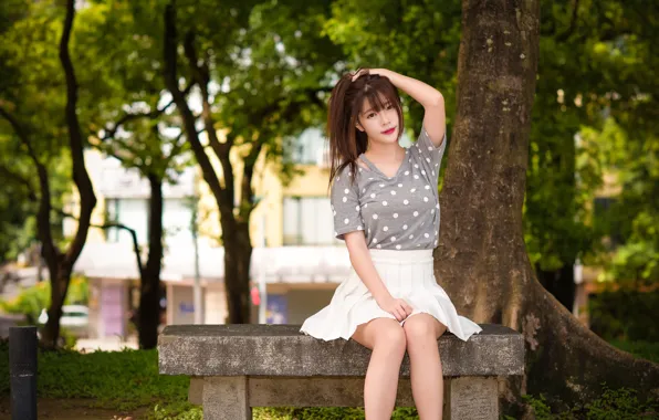 Картинка лето, девушка, скамейка, лицо, волосы