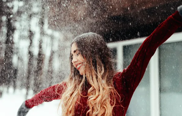 Картинка зима, снег, радость, улыбка, волосы, Девушка, свитер, Саша Руских