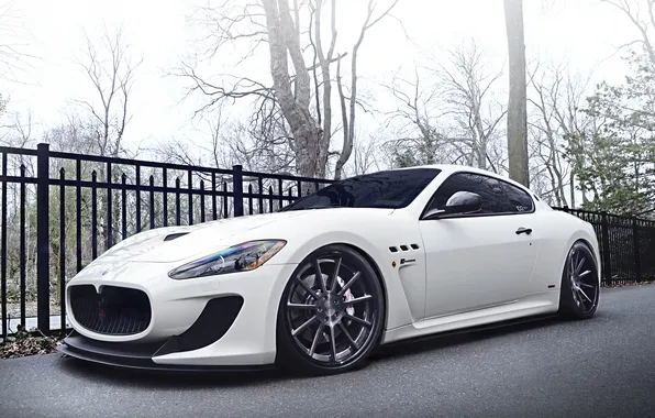 Картинка Maserati, White, Street, Tuning, Granturismo, Wheels, Bodykit