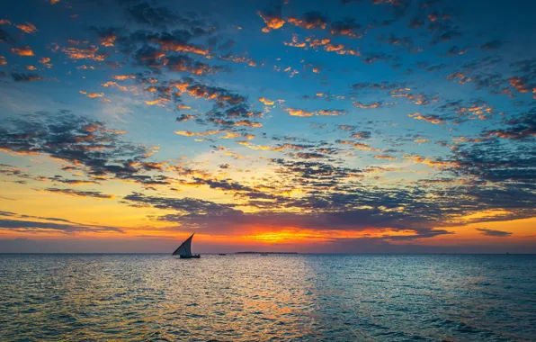 Картинка небо, облака, закат, океан, лодка, sky, ocean, sunset